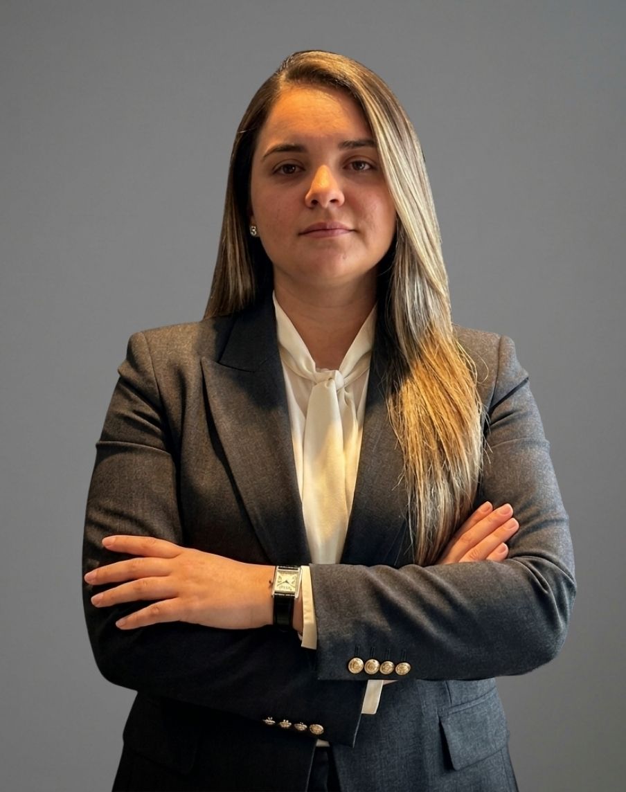 Eula Paula Correia, estagiária